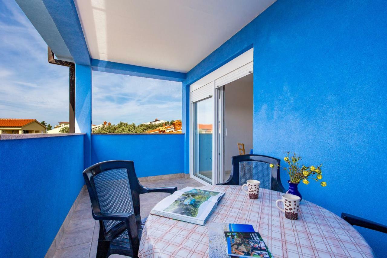 Modra Kuca Apartment Mandre Exterior photo