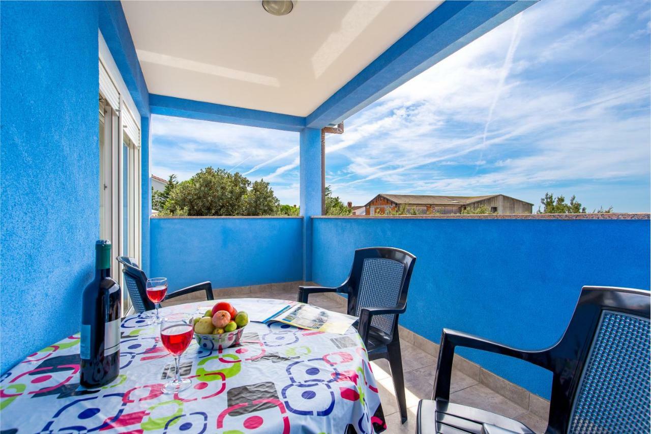 Modra Kuca Apartment Mandre Exterior photo